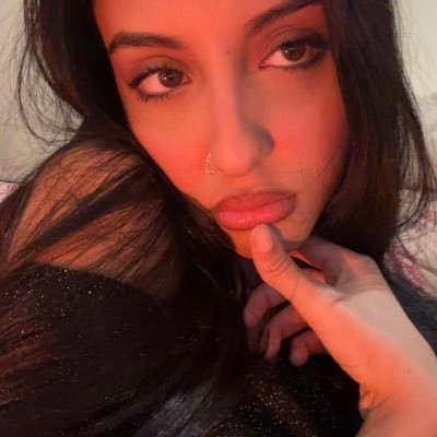 fad_4o4's profile picture. mujeres frías que queman. 19