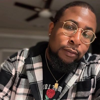 infamousRIOT's profile picture. No…..no baby 🌙🪐 | ♋️ | 🐝