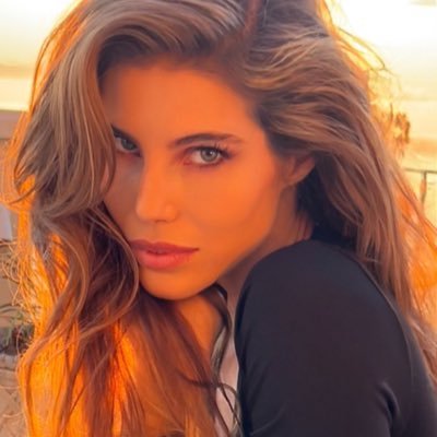 CaraFrew's profile picture. • brand NEW single SOLVE IT • OUT SOON ❤️