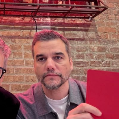 acervowagmoura's profile picture. Conta de fã postando atualizações e conteúdo diário do incrível ator, diretor, roteirista, produtor e músico brasileiro Wagner Moura.