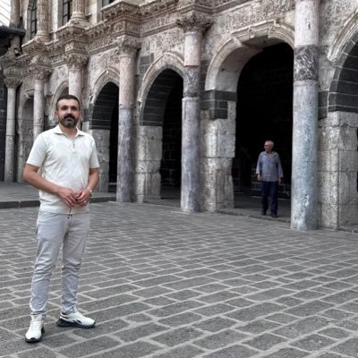 mem_clsn21's profile picture. Bavê Mahir,Amine û Miray 🖤