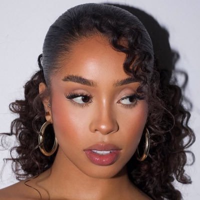 rina8666's profile picture. Médium, taróloga e feiticeira. Os atendimentos não são por hora marcada e sim por ordem de chegada,mensagens enviadas no mesmo dia. +77mil atendimentos