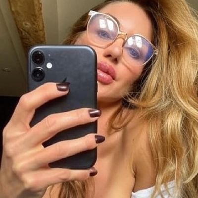 Angel334lin's profile picture. 