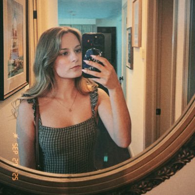 lyssayon's profile picture. she/her