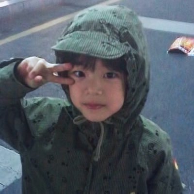 i_amjust_agirl's profile picture. 