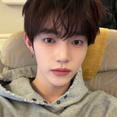 abouttzhang's profile picture. amo minha mulher