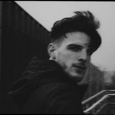 _dinisaurus's profile picture. spread kindness ♡ ✧☆ ✿ ✿ Declan Rice 🤍