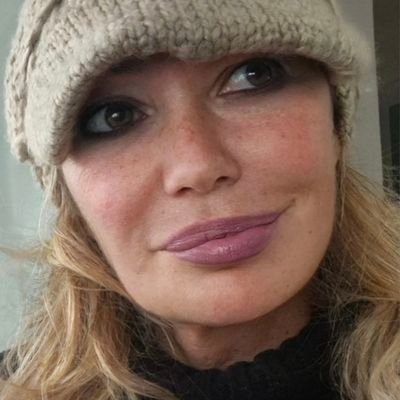 Cassandracass50's profile picture. Sentada en mi vida con los pies colgando
Abogada de pleitos pobres