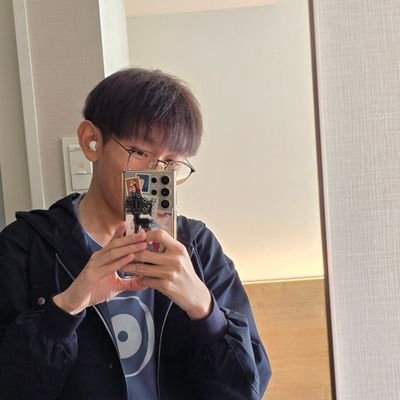 aojmz's profile picture. '02 🇺🇸→東京 G🏳️‍🌈 / 音楽すき