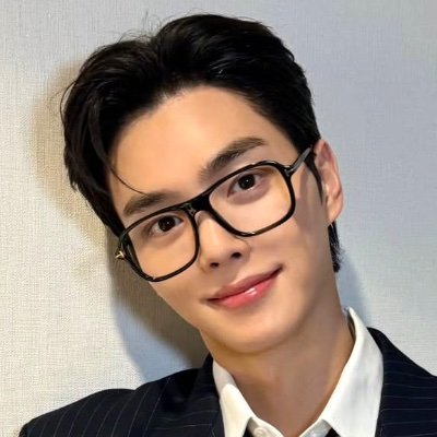 minikangie's profile picture. I like to yap about 송강, 丁禹兮 and women