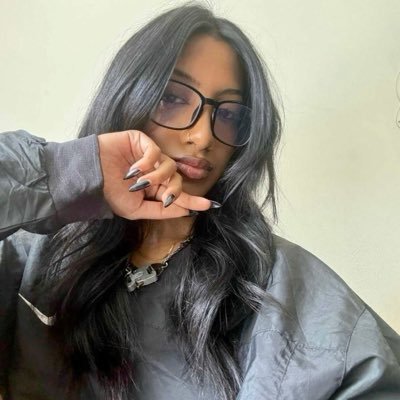 livtannie's profile picture. chronic reposter