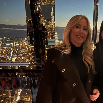 dcoici's profile picture. Mom of one girl, physiotherapist, science, politics, culture ,travel, wine, golf…