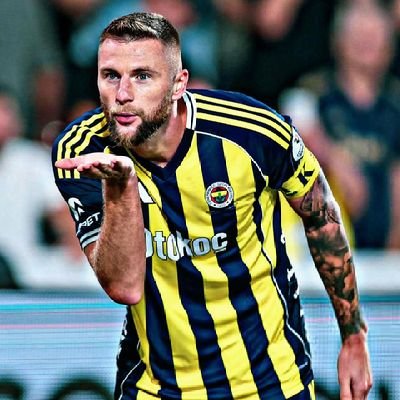 FBKmrl's profile picture. Bizimkisi bir aşk hikayesi 💛💙

DM YOK❌
Evli 2 çocuk annesi👩‍❤️‍👨
