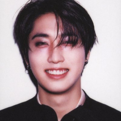 baesoshi's profile picture. suzy skz twc itzy e etc