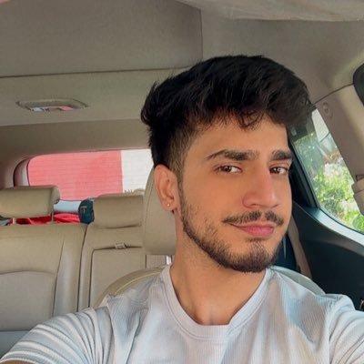 AnshBandral's profile picture. 1 kachori 2 samosa es sansaar ka kya bharosa