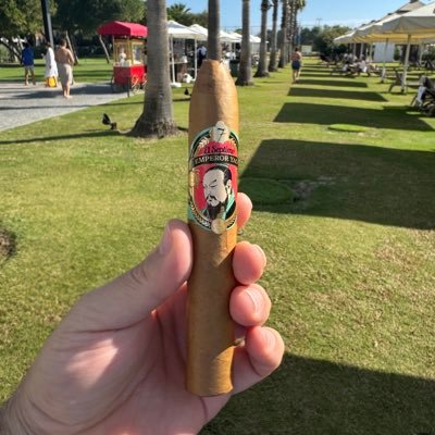 DohtorBuNe's profile picture. Plak koleksiyoneri, Beşiktaş aşkı ile muzdarip bir hasta!