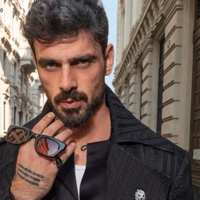 NefariousSin's profile picture. The needle in my compass pointed anywhere but home. I thought I'd always be alone, ‘til @AWildfireOfSin came along . 21+ MC RP #EternalAsshole 🐅