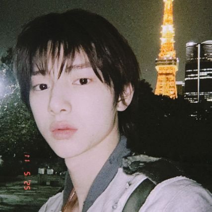 sketchofus's profile picture. akun ga jelas, isinya juga ga jelas.