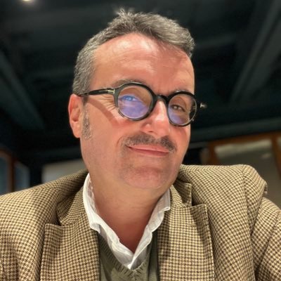 mserranohidalgo's profile picture. Padre. Dr. CC. Sociales y Jurídicas. Dir. Téc. Innovación Educativa Universidad de Sevilla. El primer beso se da con la mirada. Sevilla tiene un color especial