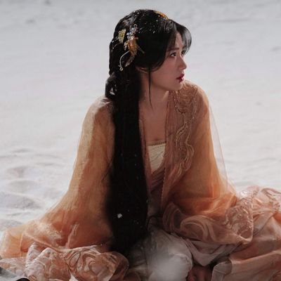 sovereigngyu's profile picture. she/her | bi | the destiny of being a thursday's child, makes me walk again, feelin' so good. | tamil desi | (ஹேசல்)