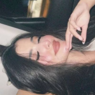 N_ih_99's profile picture. مُذهله من طرفها الناعِس لحَد خصّرها .👌