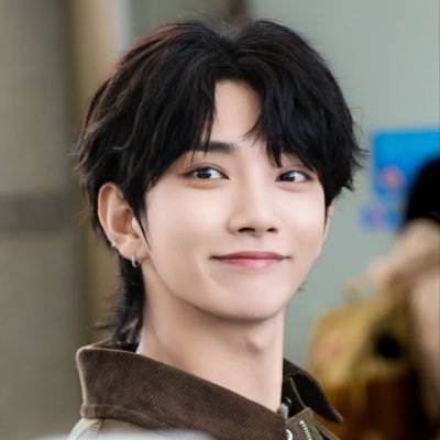 dnzlclydjns's profile picture. 