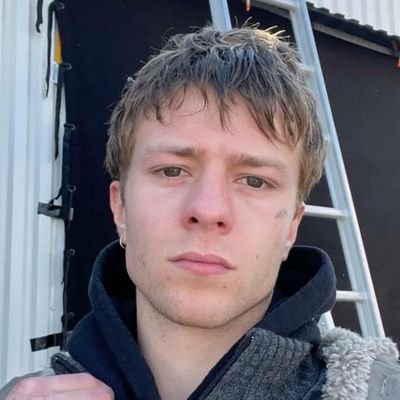 victorrbadidea's profile picture. eu, o percy jackson e o seth cohen ouvindo o eternal sunshine °❀⋆.ೃ࿔*:･♡🧸