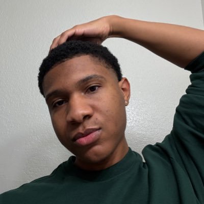 lynnnotglenn's profile picture. 