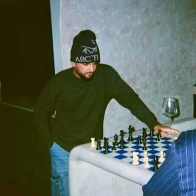 taylorhrsn's profile picture. playing chess somewhere beautiful @knightcapchess