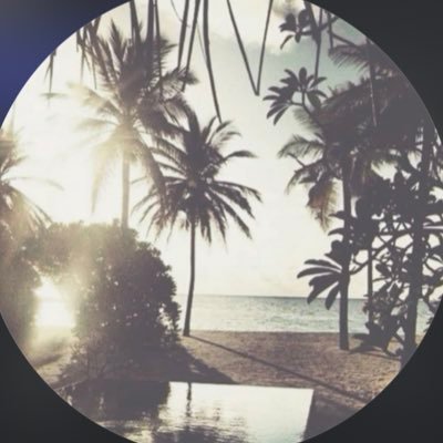 ren79i's profile picture. والله والله والله بنت😊