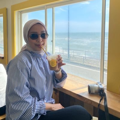 miymayoy's profile picture. mother of three cats