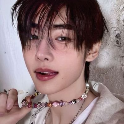 strrdrops's profile picture. i'm in the trees, i'm in the breeze.