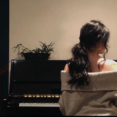 lujv_'s profile picture. 