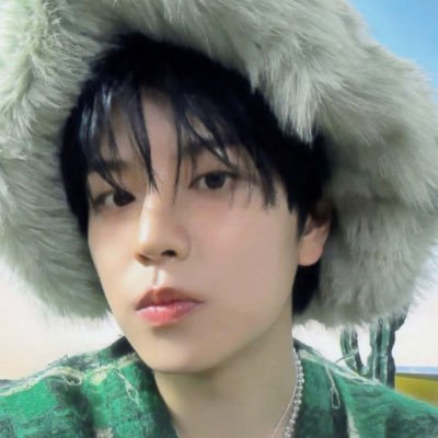 seungminismos's profile picture. attention seeking puppy