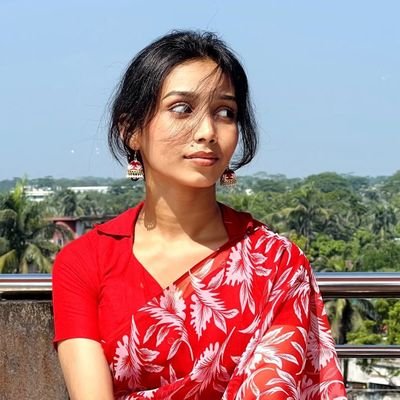UmmaySabiha's profile picture. জানি প্রতিটা মুখপাঠ্য অন্তস্থ,                                                  
জানি বায়বীয় জগতে যে আমারই থাকো,                    
তবে,চোখ মেলাতে কি বিরোধ?