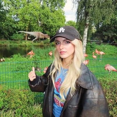 sunrisevault's profile picture. I𝗌𝗇'𝗍 𝗍𝗁𝖺𝗍 𝗐𝗁𝖺𝗍 𝗍𝗁𝖾𝗒 𝖺𝗅𝗅 𝗌𝖺𝗂𝖽? (...) 𝖳𝗁𝖺𝗍 𝖨'𝗆 𝖿𝖾𝖺𝗋𝗌𝗈𝗆𝖾 𝖺𝗇𝖽 𝖨'𝗆 𝗐𝗋𝖾𝗍𝖼𝗁𝖾𝖽 𝖺𝗇𝖽 𝖨'𝗆 𝗐𝗋𝗈𝗇𝗀.