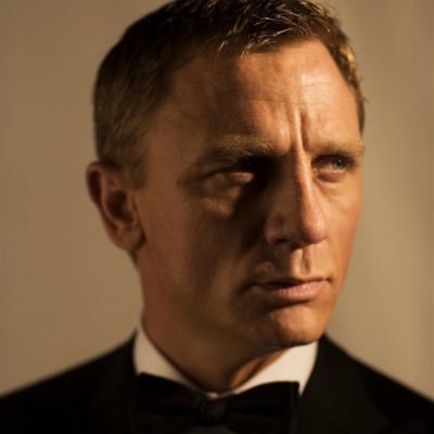 0xriyue's profile picture. 自由自我 匹马单枪 埋伏在无人问津 出货在人声鼎沸 专注专注再专注