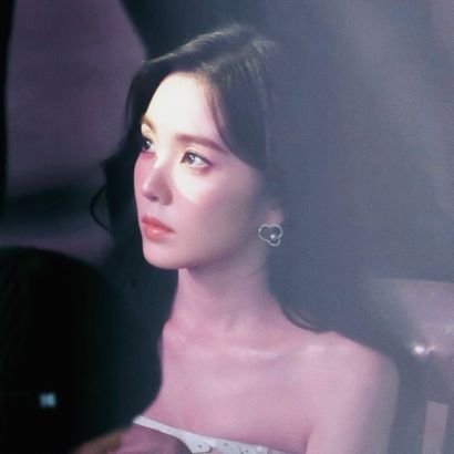 bunnycken's profile picture. tired