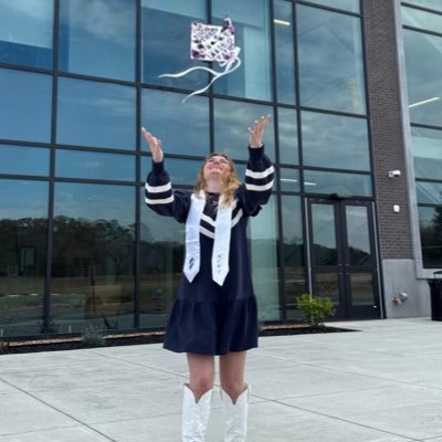 loganofangirl22's profile picture. | |23| |writer| |swiftie| |singer| |chase elliott simp account tbh | |oh and joey logano fan| |✝️| |future social worker| |