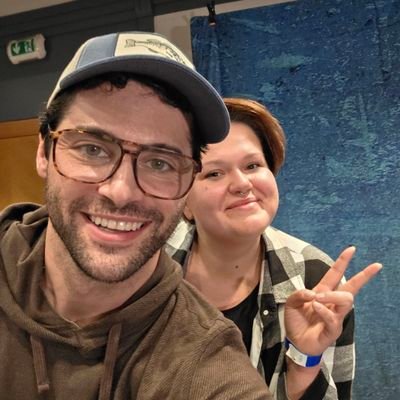 harryshmjr_'s profile picture. she/they | 33 | bi | feminist | socialist
'thank you, marta' | 'i'm proud of you' | 'trust yourself always'