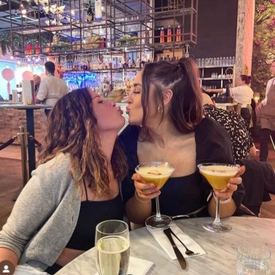 xo_xolnjecn's profile picture. Live Laugh Lauren 🌻