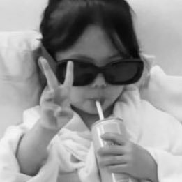 _9liiii's profile picture. أتوهجُ حُباً لنفسي ♥️.