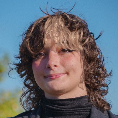 SashaBernert's profile picture. 🔻 🇫🇷 🏳️‍🌈 militante @LFI_StJacques et @stjv_fr
🎮 🌿 🏳️‍⚧️ artiste-auteure