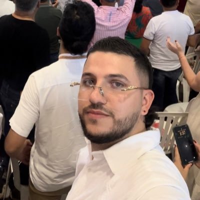 SimonmunozV's profile picture. Abogado, Coautor del libro “Economía como Ideología disfrazada de Ciencia” Ex Representante de los estudiantes ⚖️ @UdeMedellin_