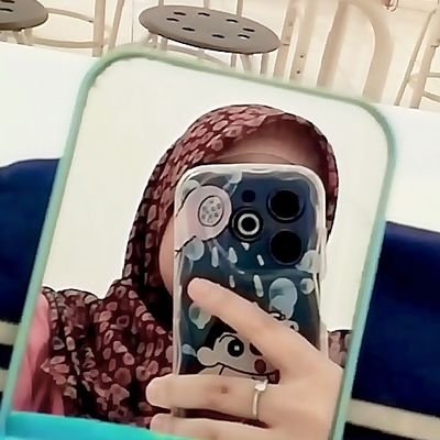 emeraliese's profile picture. Bisa apa? bisa gila.