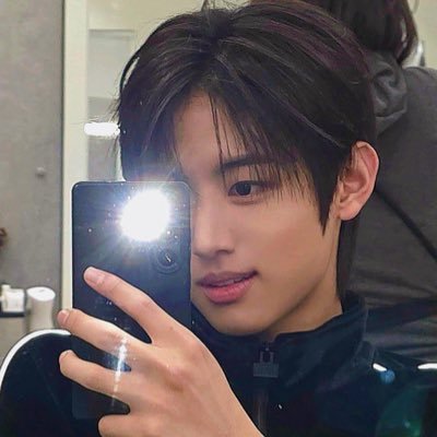 yongfiles's profile picture. for IDID's leader #장용훈 ⋆ ₊ ﾟ ☽ * ₊