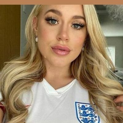 Ellemary5695901's profile picture. 