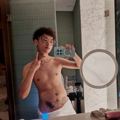 WBrianyz's profile picture. 常居小城市  时常西安成都😜😜😜

很简单的一个人😜😜😜👉👉随机不定时删帖哦🙄👉👉👉

🌝95后小叔170  50 纯Top 😏（🍆就15-16左右🌚）

👅👅【只🈚套操外翻玫瑰🌹🌹🌹🌹】

👉小蓝:Hi-Brian   
👉防走失:HH布莱恩@FFHHBrian