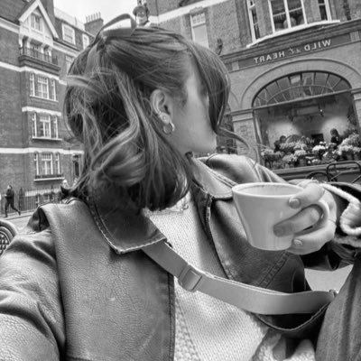 Elenaz3ia's profile picture. 