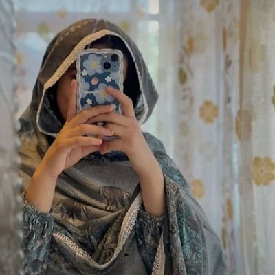 here_smn's profile picture. A soul from another era, wandering in modern chaos🕊️ 

literature bird 📚